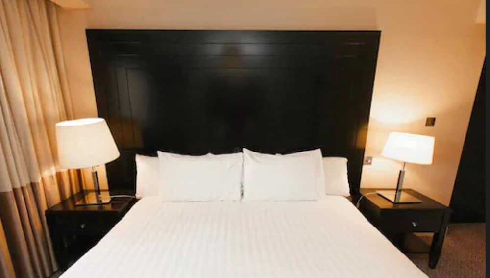 Shamrock Lodge Hotel Атлон Екстер'єр фото