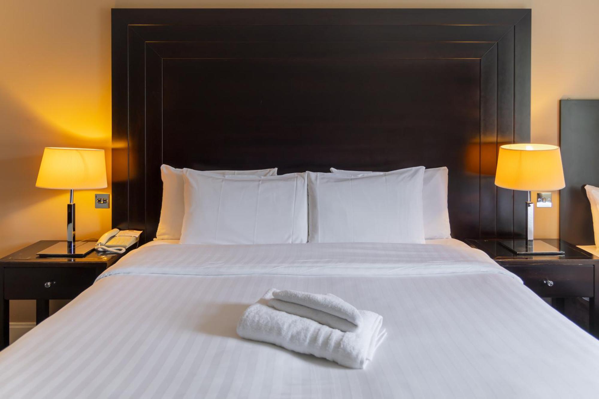 Shamrock Lodge Hotel Атлон Екстер'єр фото