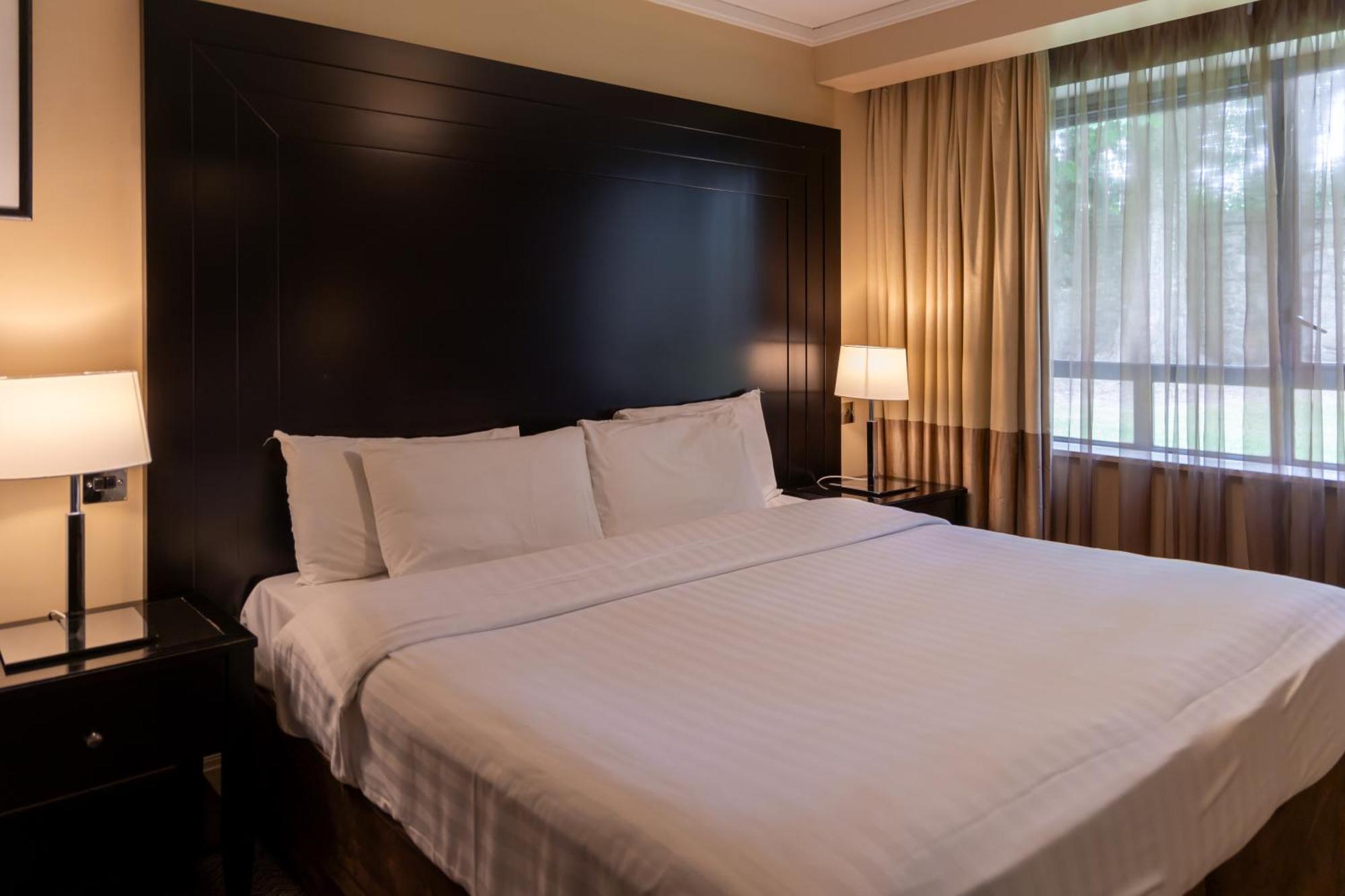 Shamrock Lodge Hotel Атлон Екстер'єр фото